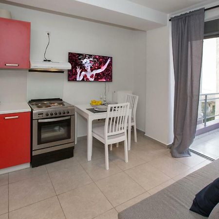 Modern Comfy Apartment Near The Acropolis By Ghh أثينا المظهر الخارجي الصورة