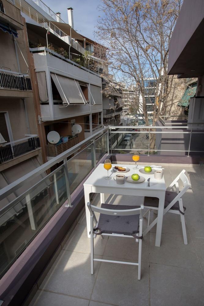 Modern Comfy Apartment Near The Acropolis By Ghh أثينا المظهر الخارجي الصورة